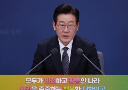 "韓, 미의 기준 악명 높아"…탈모인 돕기 나선 李 대통령에 외신도 주목