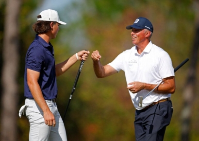 쿠처 부자, PNC 챔피언십 우승…'우리가 최강 가족'