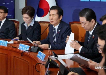 [포토] 민주 “통일교 특검 수용…여야 예외없이 수사 포함”