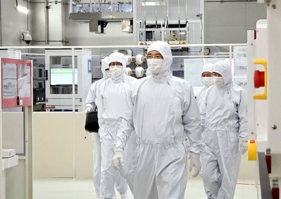 오전엔 기흥, 오후엔 화성…이재용 회장, 반도체 '투자·혁신' 주문