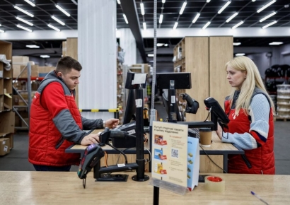회사까지 관두더니 독일행 10배 쑥…'출금' 풀린 청년들 대거 '탈우크라'