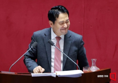 [포토] '제1야당 대표 헌정사 첫 필버' 장동혁, 20시간 넘겨 역대 최장