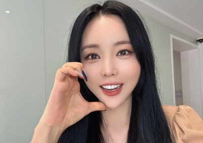'주사이모와 찰칵' 알려지자…홍진영 "12년 전 사진, 기억조차 없어"