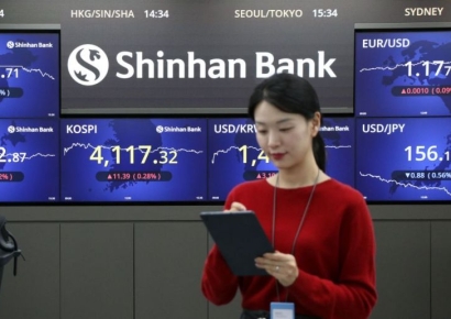 코스피, 외인·기관 '사자'에 사흘째 상승…코스닥은 하락
