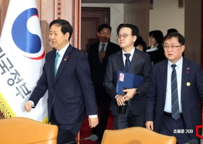 [포토] 회의 참석하는 구윤철 경제부총리