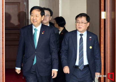 [포토] 회의 참석하는 경제관계 장관들