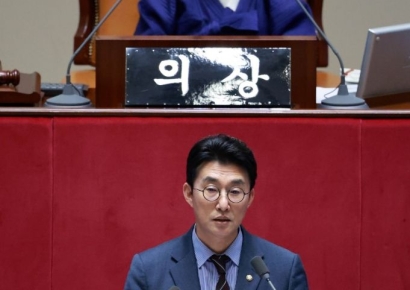 [포토] ‘정보통신망법’ 찬성 토론하는 노종면