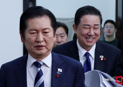 [포토] 최고위 참석하는 정청래-김병기