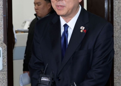 [포토] 김병기 "가족 항공사 의전 의혹 사실 아니다"