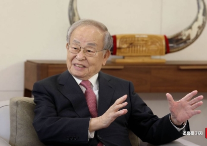 [인터뷰]손경식 경총 회장 "정년연장하려면 노동시장 먼저 유연해야"