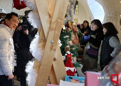 [포토] 오세훈시장, 크리스마스마켓 방문