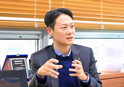 [AI시대, 일자리가 바뀐다]LG 스마트팩토리가 보여준 공존…"연결고리는 결국 사람"