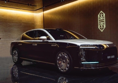 포르쉐·벤츠가 꽉 잡고 있었는데…"화웨이가 눌렀다" 1.4억 세단, 中 고급차 시장 1위