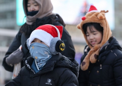 성탄절 강추위 속 광주·전남 눈보라…해상·항공편 잇단 결항