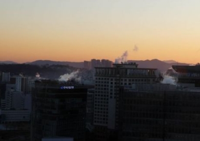 [포토] 난방 수증기 내뿜는 도심빌딩