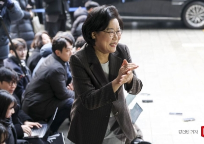 [포토] 인사청문회 준비 사무실 도착한 이혜훈 후보자