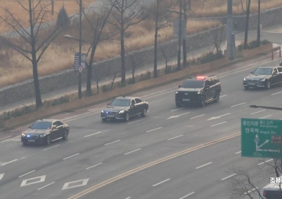 [포토] 청와대로 향하는 대통령 차량