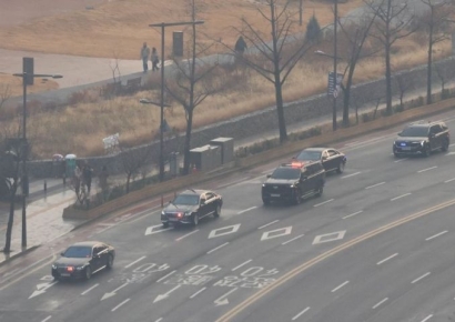 [포토] 청와대로 향하는 이재명 대통령 차량