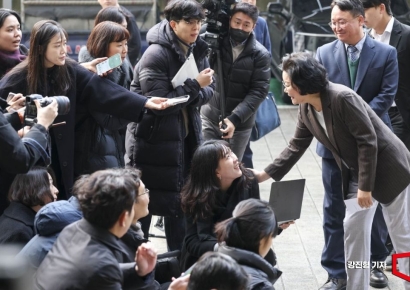 [포토] 취재진 질문 받는 이혜훈 후보자