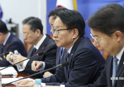 [포토] 모두발언하는 권칠승 경제형벌민사책임TF 단장