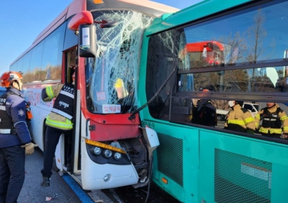 서울 강동구 길동서 4중 추돌 교통사고…40명 병원 이송