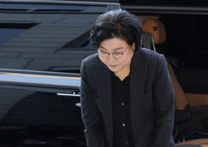 "이혜훈, 보좌진 상호 감시 지시·삭발 강요"…검찰 고발 당해
