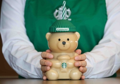 "내 주식보다 '쑥쑥' 잘 오르네"…스타벅스 '곰돌이 컵', 뭐길래