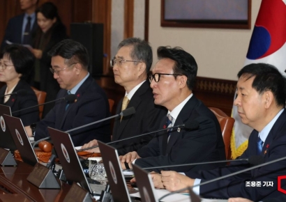 [포토] 임시국무회의 주재한 김민석 총리