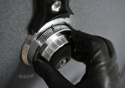 사상 최악 '500억' 털렸다…드릴로 벽 뚫고 진입, 95% 파손된 獨은행