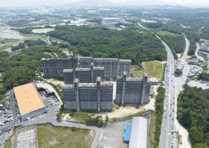 이천시, 25년째 방치된 장호원 아파트 공사 재개 