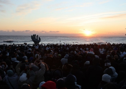 “말 달리자!”…새해 소망, 붉은 수평선에 올랐다…병오년 호미곶 첫 일출 ‘상생의 빛’