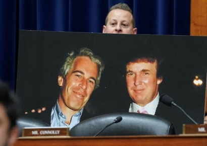 "트럼프 리조트 마사지사들, 엡스타인에 방문 서비스"