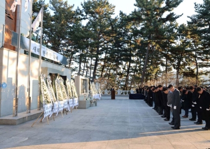 “어제에 묻고, 내일의 양산으로 답하다”… 양산시, 2026년 신년 현충탑 참배