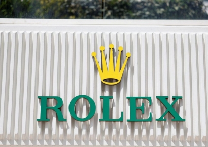 명품도 호텔 뷔페도 줄줄이…원가·환율 부담에 결국