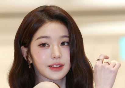 "홍콩 너무 좋아한다" 장원영 발언에 불매 운동 조짐까지…뿔난 中여론