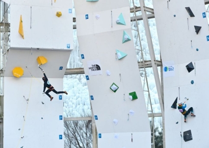 ‘스파이더맨’들의 전쟁… 2026 청송 전국 아이스클라이밍 대회 개최