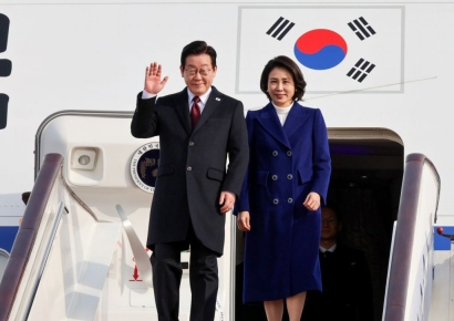 이 대통령, 中 비즈니스 포럼 참석…4대그룹 총수 등 400명 참석