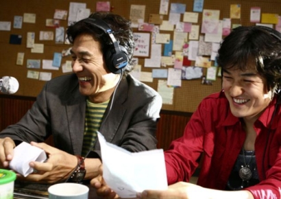 신인보다 먼저 오는 '연습벌레'…70년 무결점 인생, '영원한 어른' 안성기