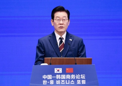 李대통령 "한중 새로운 항로 향해 가야…새로운 시장 개척 필요"