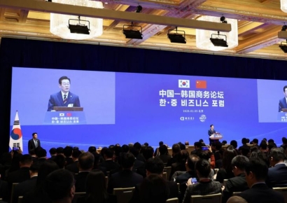 李대통령 "한중 관계 발전 새 국면 열자"…시진핑 "정확하고 올바른 전략적 선택 해야"