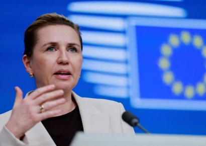 트럼프 그린란드 야욕에 덴마크 "침공은 나토 종말" 경고