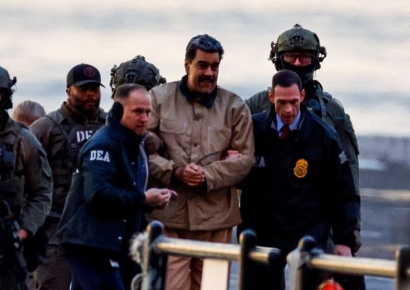 음식에선 바퀴벌레, 샤워실엔 곰팡이…악명 높은 이곳에 마두로 있다