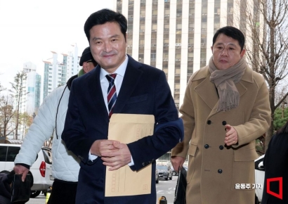 [포토] 김태우 전 구청장, 강선우 의원 고발인 조사 출석