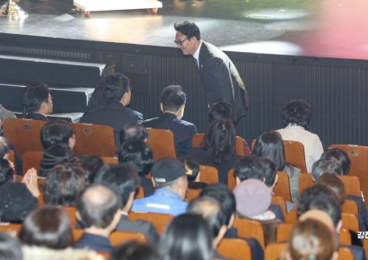 [포토] 오세훈 서울시장과 대면 못하고 이석하는 김민석 국무총리