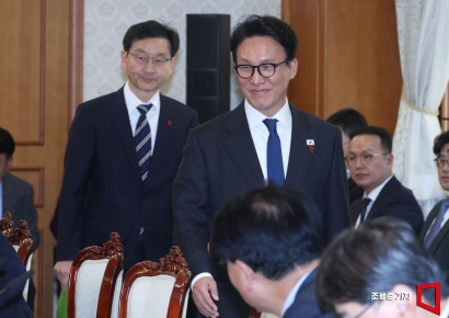 [포토] 업무보고 참석하는 김민석 총리