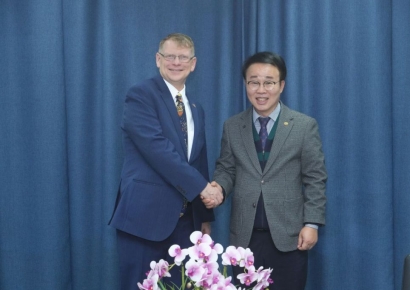 주부산미국영사관 듀이 무어 수석영사, 부산진해경자청 공식 방문