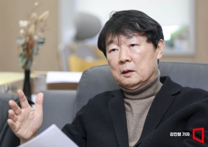 "치킨집 그만 차리고 '여기로'"…韓 잠재성장률 올리는 길, 정답은 나와 있다[신년인터뷰]