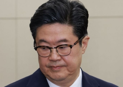 검찰, '홈플러스 사태' 김병주 MBK회장 등 4명 구속영장