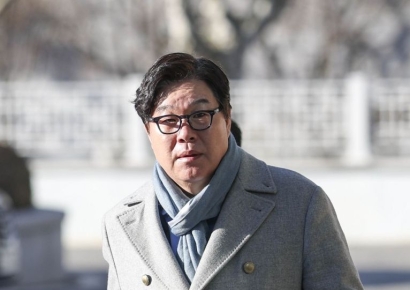 [포토] 서울고검 들어서는 김성태 전 회장