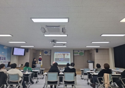 밥 짓는 손, 마음도 돌본다… 울릉군, 급식종사자 정신건강·생명존중 교육